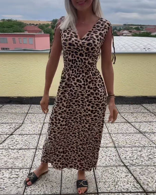 Ärmlös Klänning Med Leopardtryck