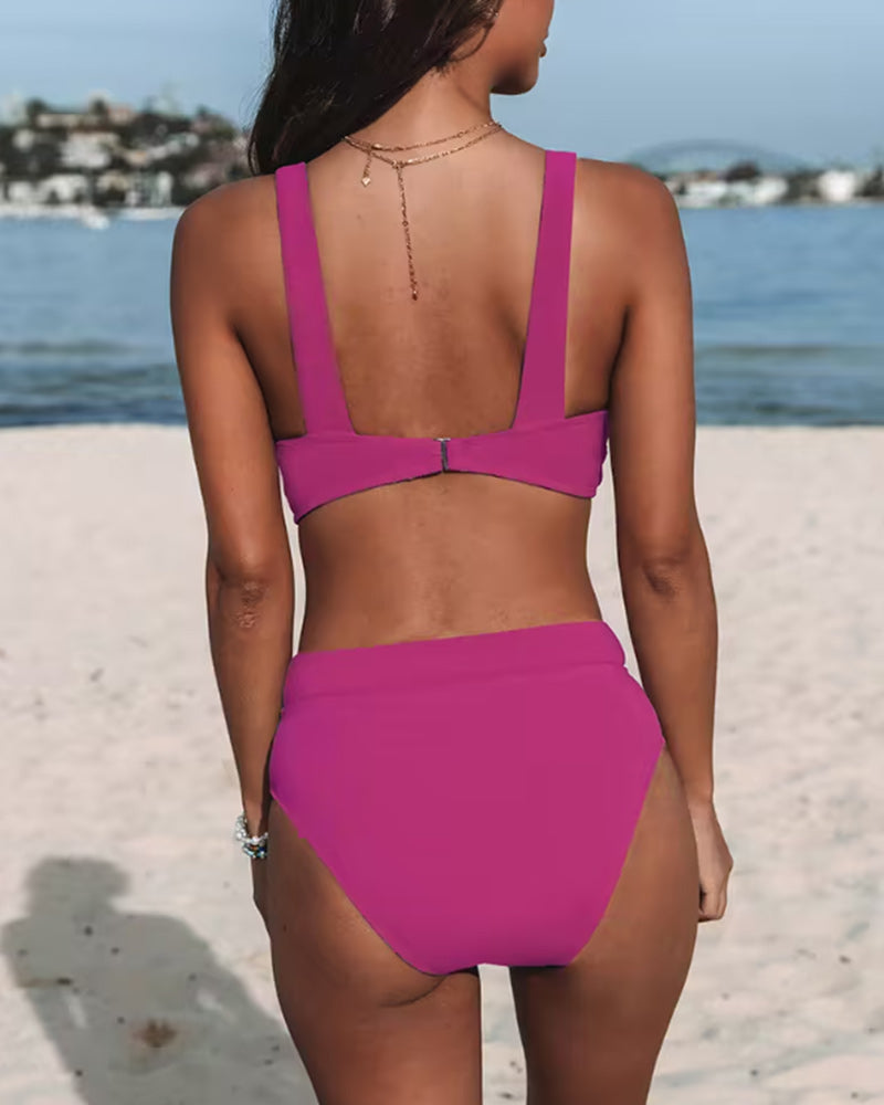 EnfÀrgade bikinis med hög midja