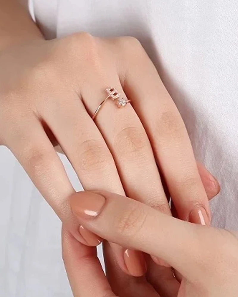 Ăppen zirkonia-ring med initialer