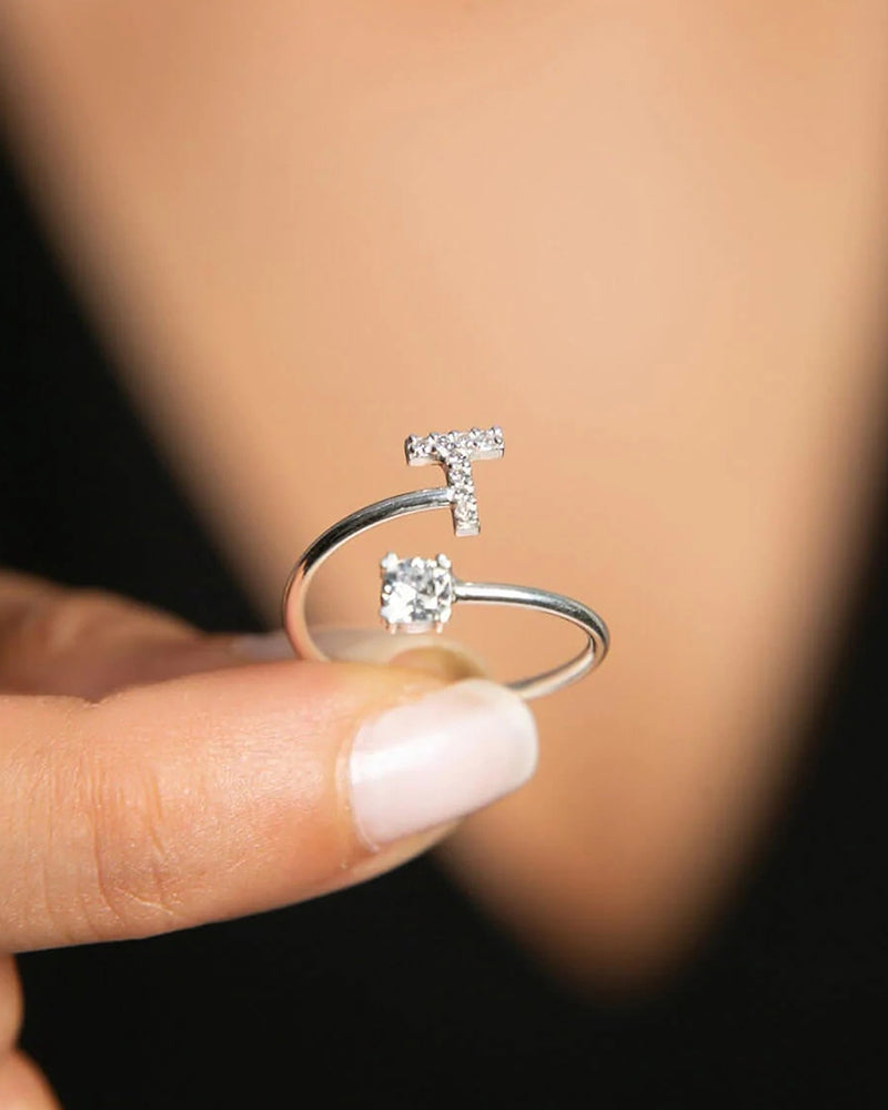 Ăppen zirkonia-ring med initialer