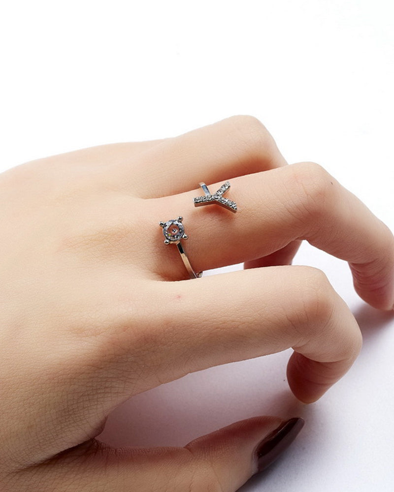 Ăppen zirkonia-ring med initialer