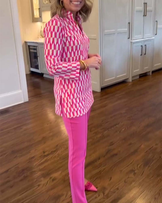 Tryckt topp med stativkrage och nio fjärdedels ärm