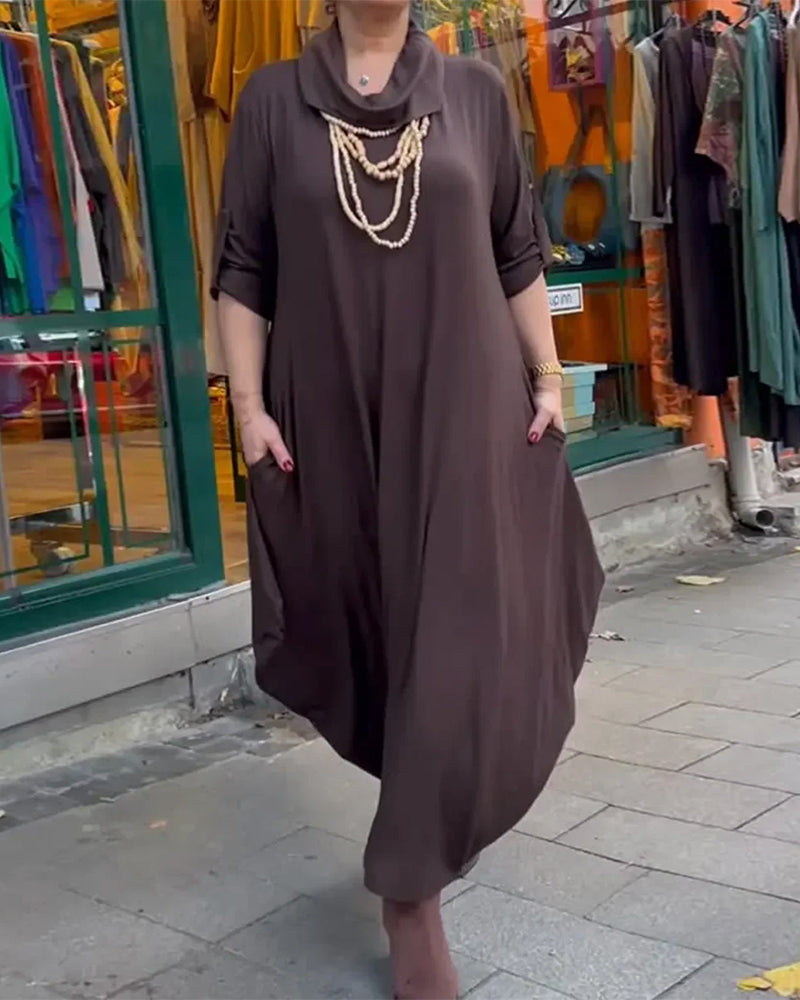 Modellös Klänning Med Hög Halsring