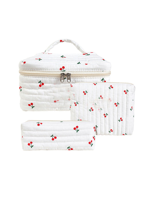 Set med kosmetikväska i tre delar