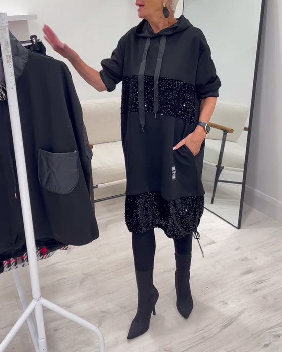 Klänning Med Huva Och Moderiktig Patchwork