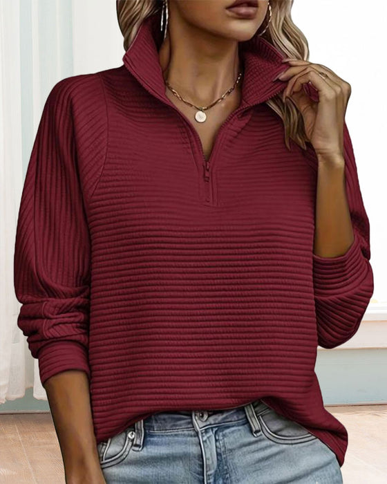 Hudde Med Enkel Färg Och Zip-up Design