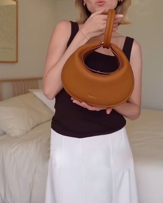Enfärgad elegant halvmåneformad axelremsväska