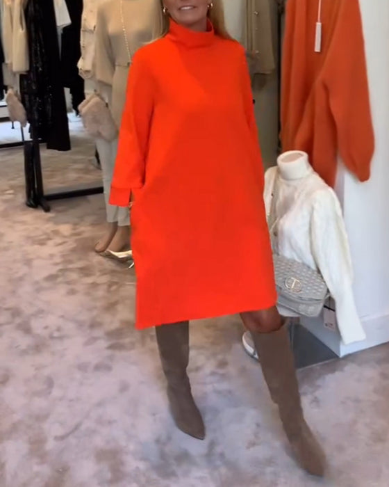 Enfärgad casual klänning med turtleneck