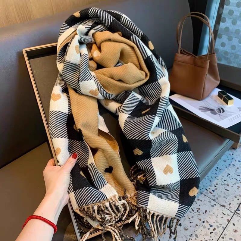 Cozy Heart Plaid Scarf – Mjuk Vinterwrap För Flickor Eller Par