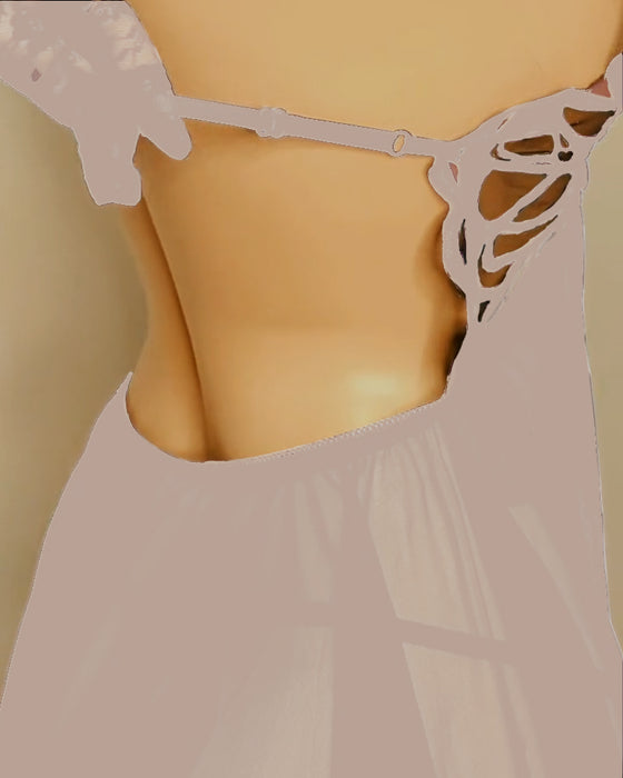 Sval Och Bekväm Nattlinne I Plusstorlek