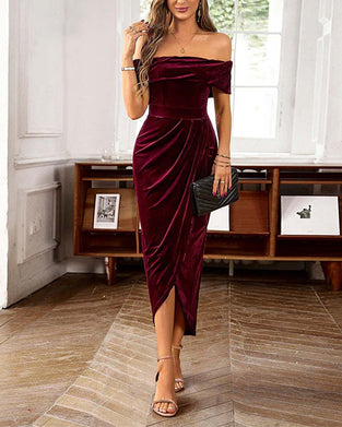 Klänning Med Off-Shoulder Halslinje, Sammetstoff Och Elegant Temperament