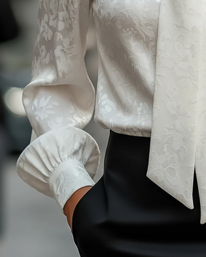 Enfärgad Blus Med Band Och Pendlingsmångsidighet