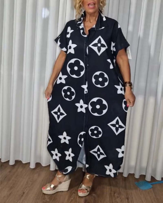 Avslappnad klänning i kontrasttryck