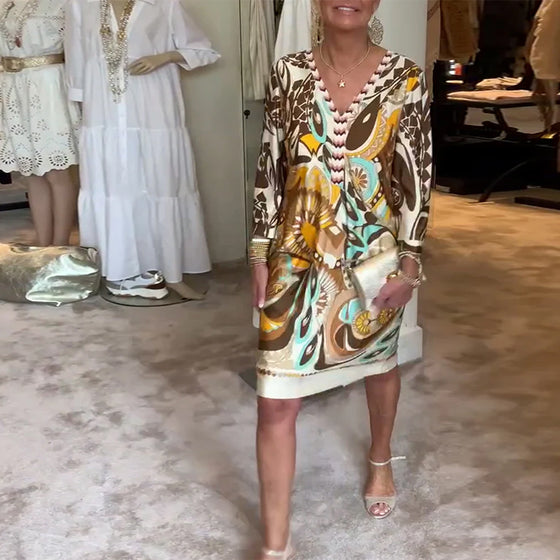 V-ringad casual klänning med retrotryck