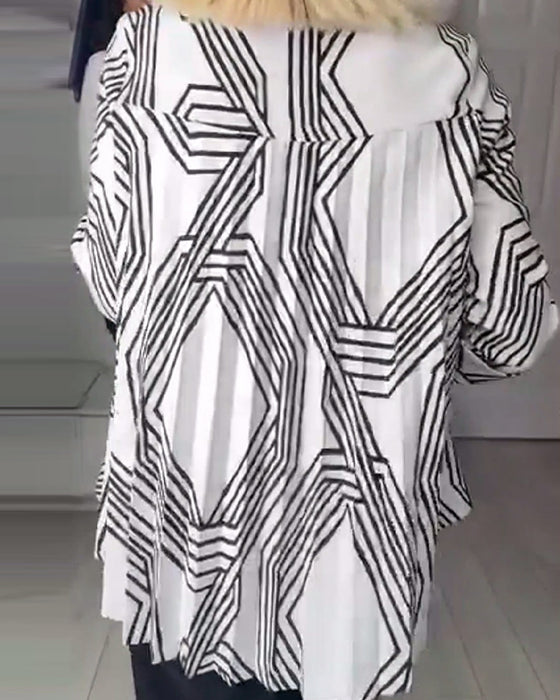 Veckad ledig topp med kontrasttryck