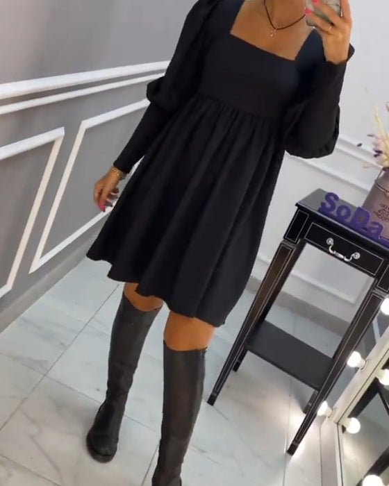 Elegant A-formad klänning med fyrkantig hals