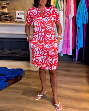 Kortärmad klänning med tryck