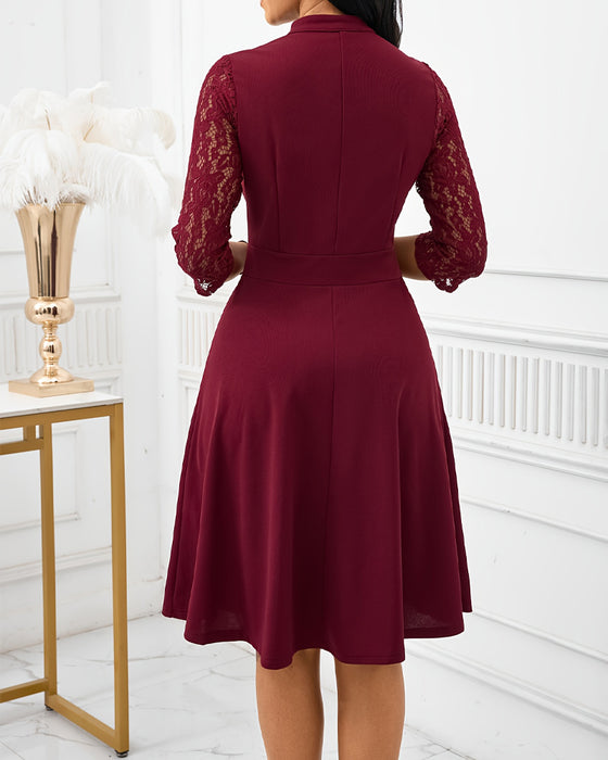 Klänning Spetsärm Liten V-ringning