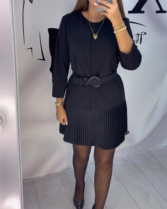 Klänning Med Trekvartsärm Och Plissering I Dragspelsstil