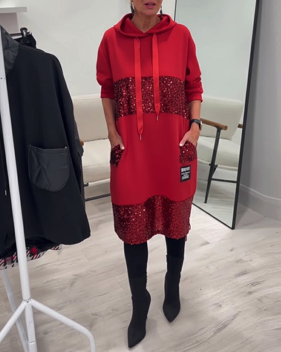 Klänning Med Huva Och Moderiktig Patchwork