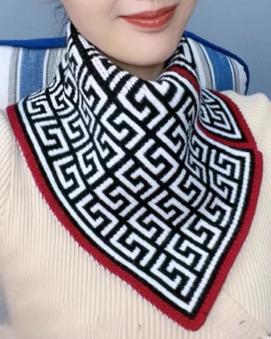 Moderiktig mångsidig triangelhalsduk