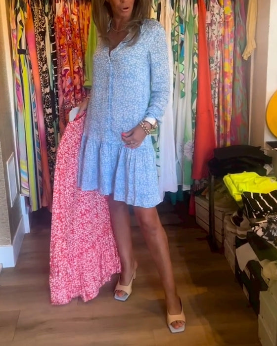 V-ringad klänning med blommönster