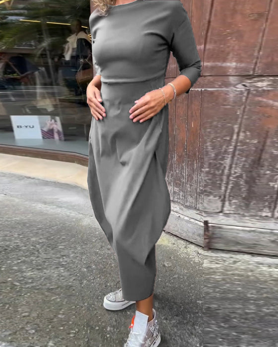 Enkel långärmad klänning i enfärgad ficka