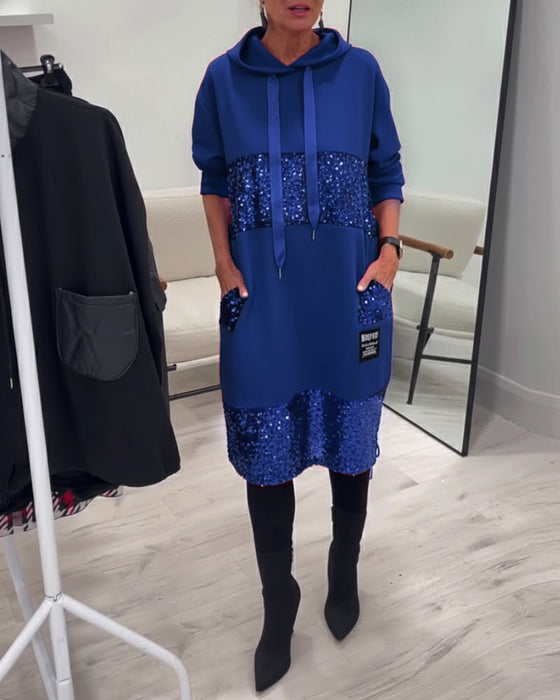 Klänning Med Huva Och Moderiktig Patchwork