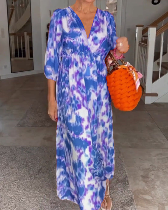 V-ringad modetryck klänning med 3/4 ärm