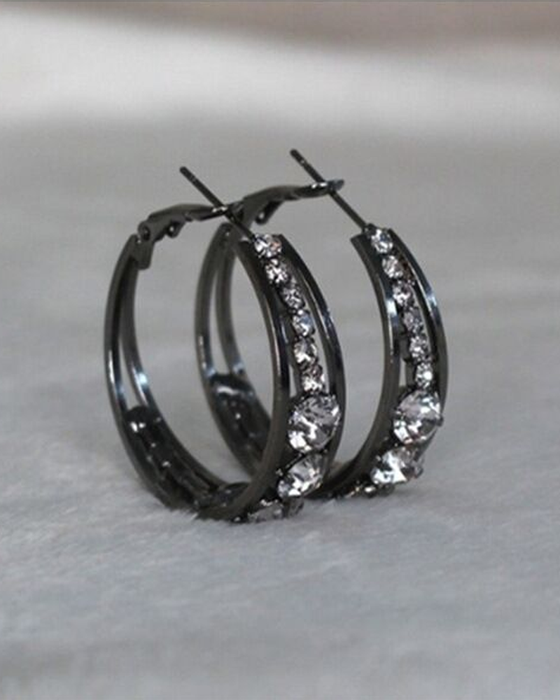 Hoop-örhängen med infattade rhinestones