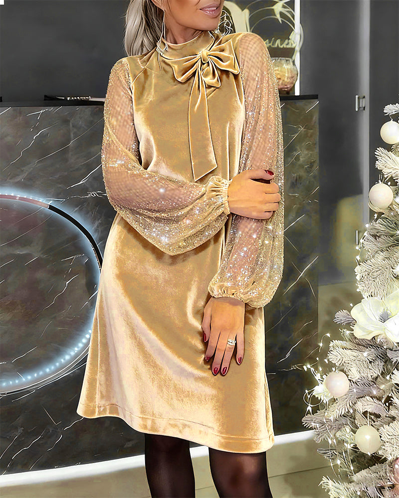 Elegant Klänning Med Lyktärmar Och Lappverk