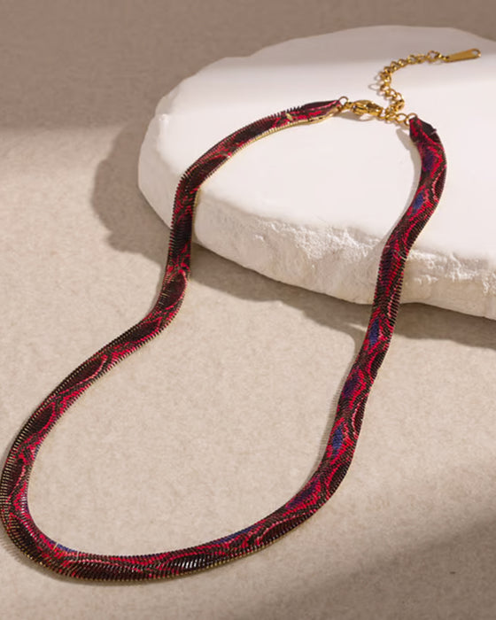 Orm Statement Halsband – En Symbol för Mysterium & Kraft