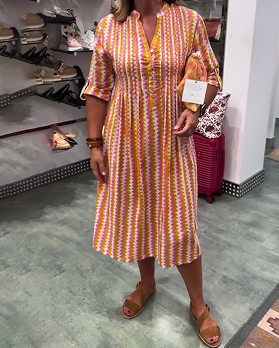 Klänning med vågmönster