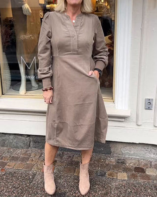 Klänning avslappnad retro långärmad