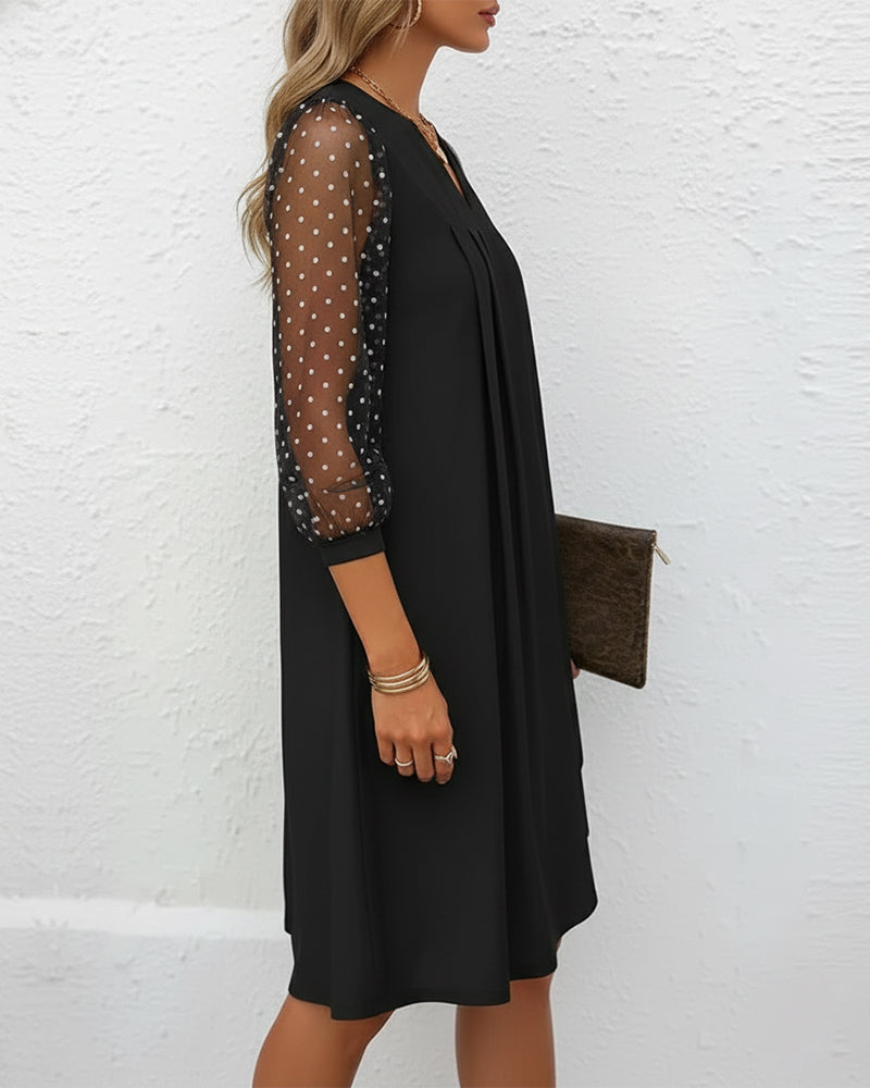 Klänning Med V-Krage Design, Nätstoff Och Slimmande Passform