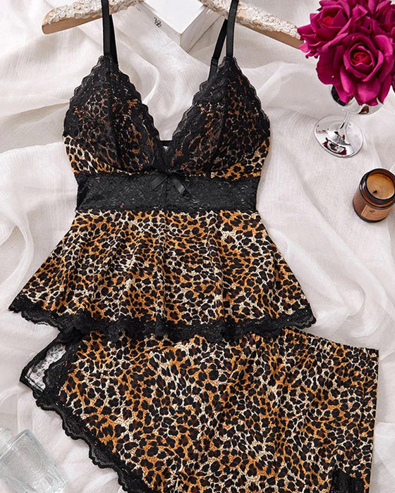 Spetslinne Med V-Ringning Och Shorts – Sovplaggset