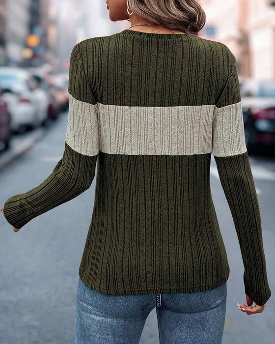 Avslappnad topp med rund hals med färgblocktryck