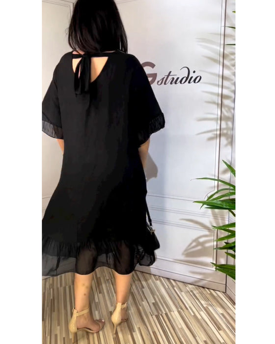 Kortärmad flödande klänning i panel