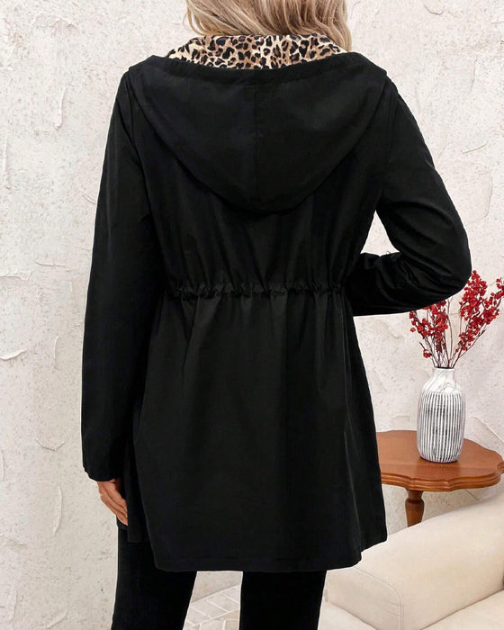 Kappa Med Huvad Omvänd Leopardtryck