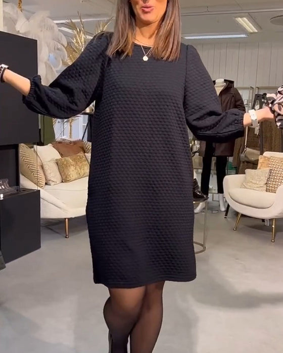 Elegant enfärgad klänning