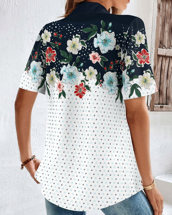 V-ringad blus med blommönster