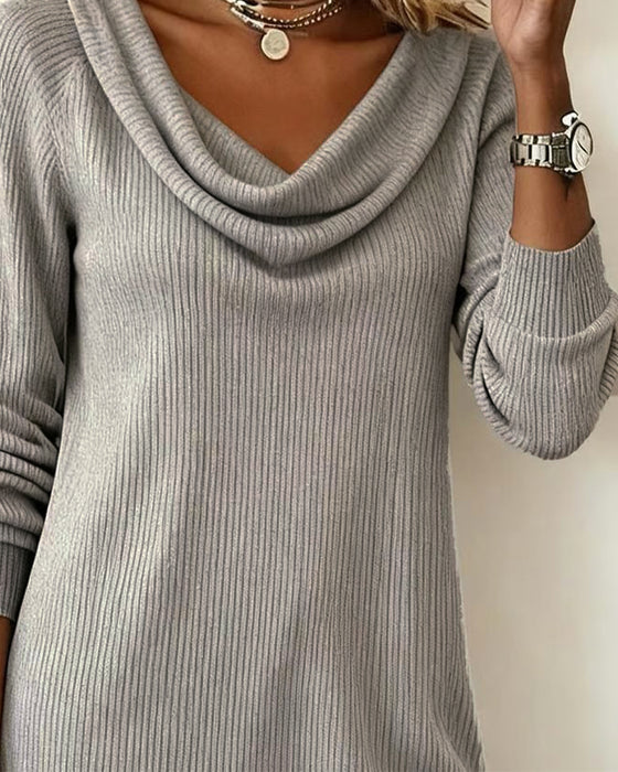 Rak Klänning Med Lång Ärm Och Hög Krage