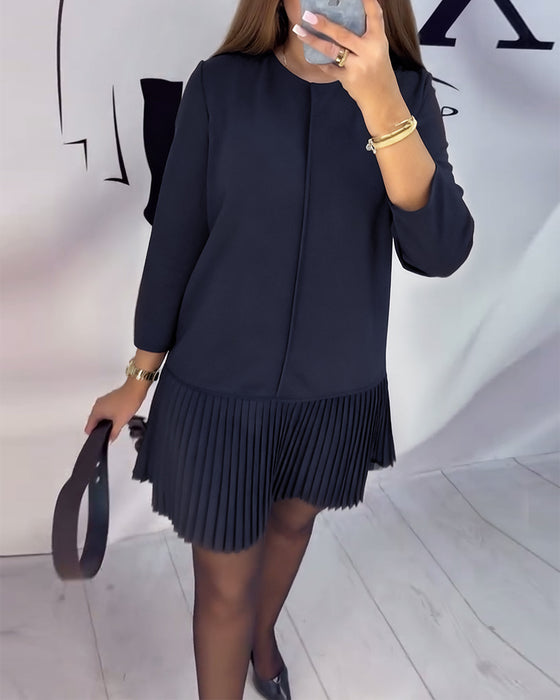 Klänning Med Trekvartsärm Och Plissering I Dragspelsstil