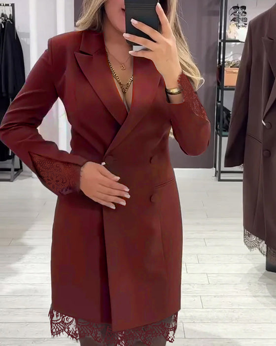 Klänning Med V-Ringning Och Insatser För Arbete