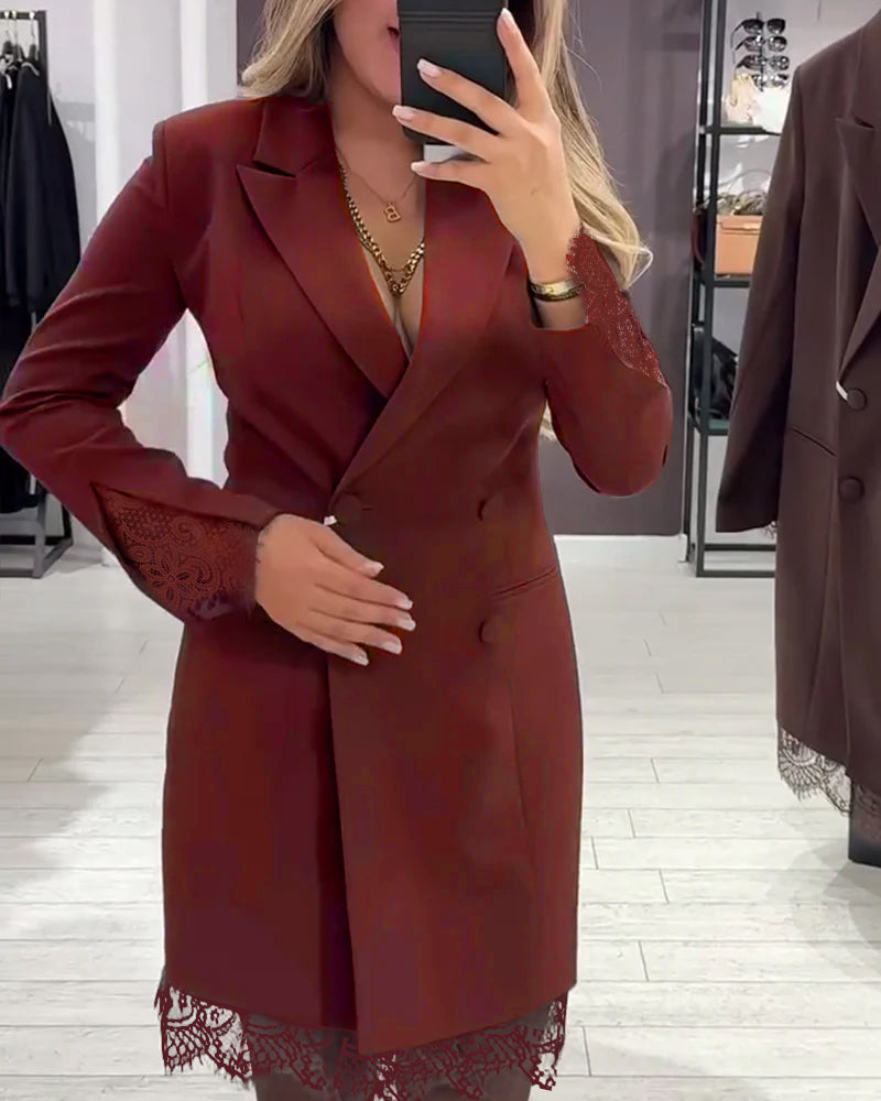 Klänning Med V-Ringning Och Insatser För Arbete