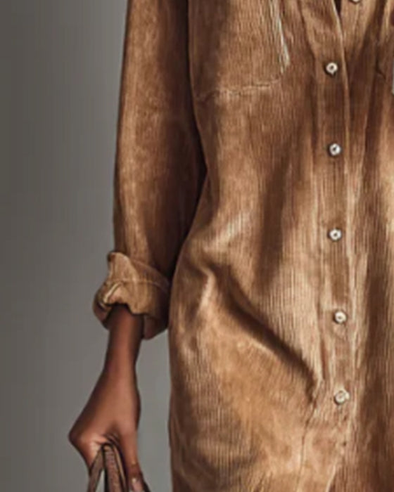 Modernt Och Elegant Klänning Med Slag