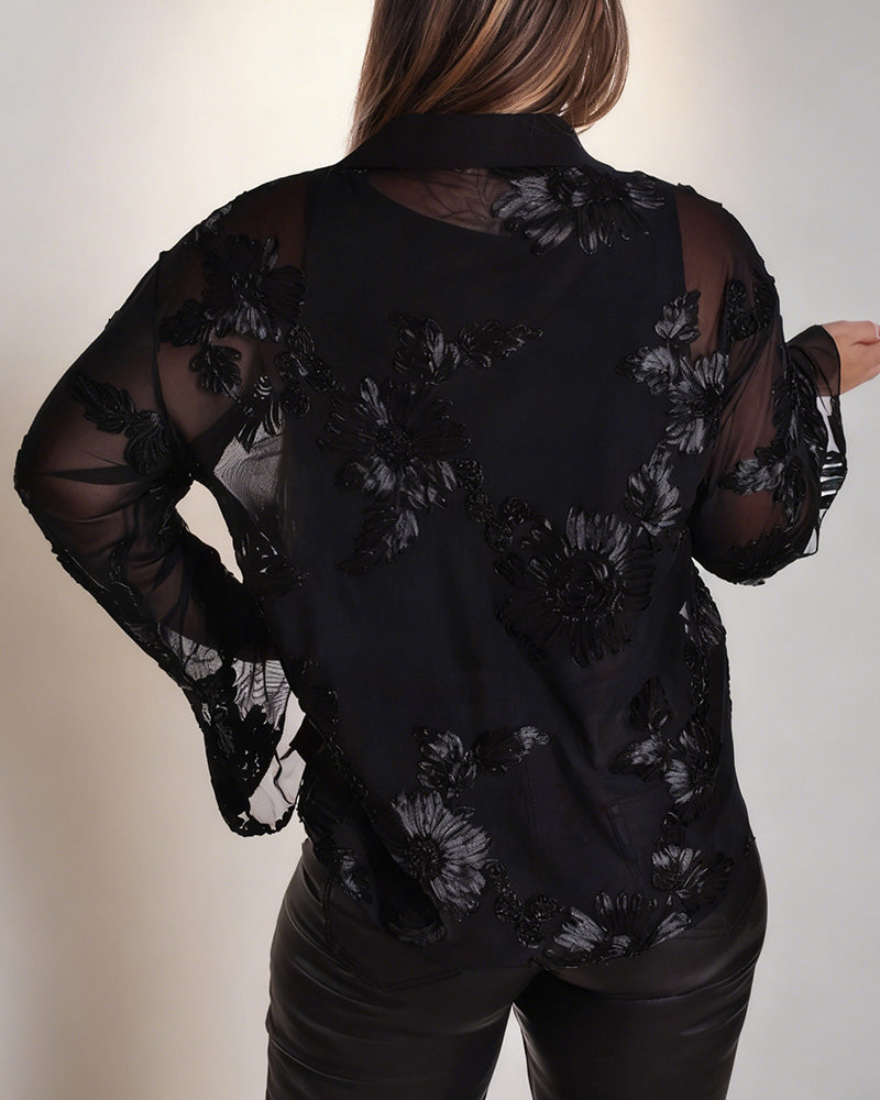 Blus Med Långa Klockärmar Och Krage