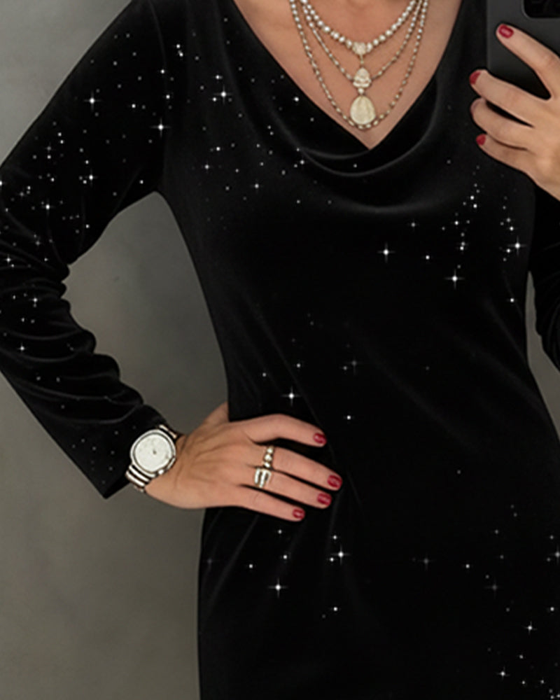 Klänning Med Fin Glans Och Rak Passform