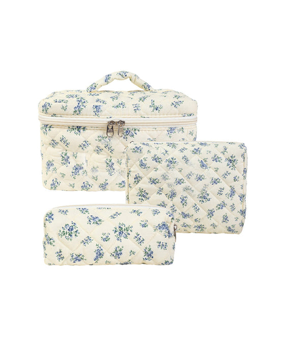 Set med kosmetikväska i tre delar