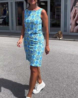 Slim fit klänning utan ärm